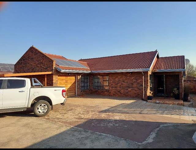 3 BEDROOM HOUSE FOR SALE IN SPRUITVIEW